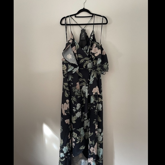 City chic ‘tender floral’ maxi dress. Plus size Small. BNWT - Picture 3 of 4